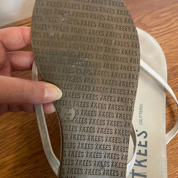 TKEES Lily Glitters Flip Flops in Gleam (Silver) - 7 - Picture 4 of 7